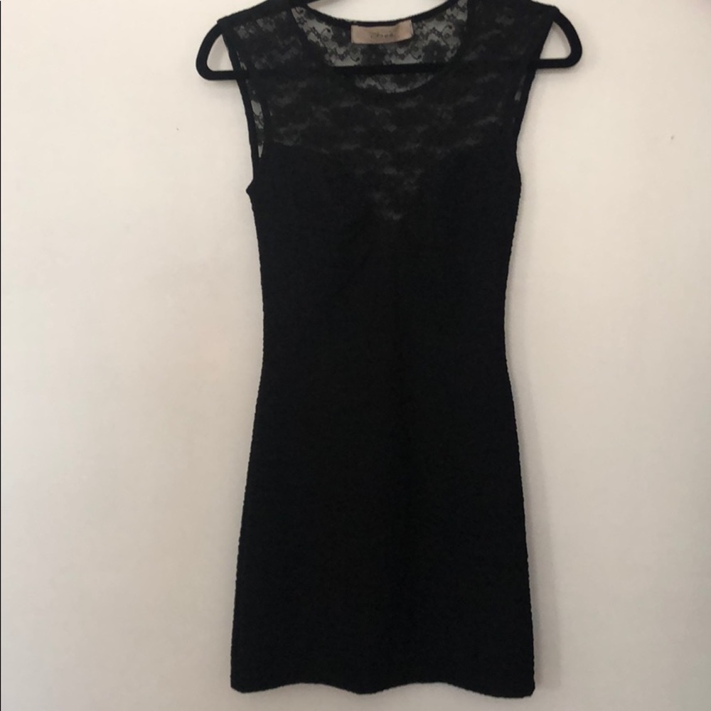 Black bodycon dress